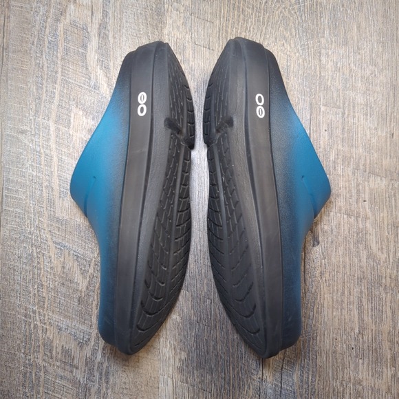 OOFOS Unisex OOcloog Slip On Comfort Shoe Clog Recovery Women's 8 /Men's 6 Blue - Picture 11 of 14